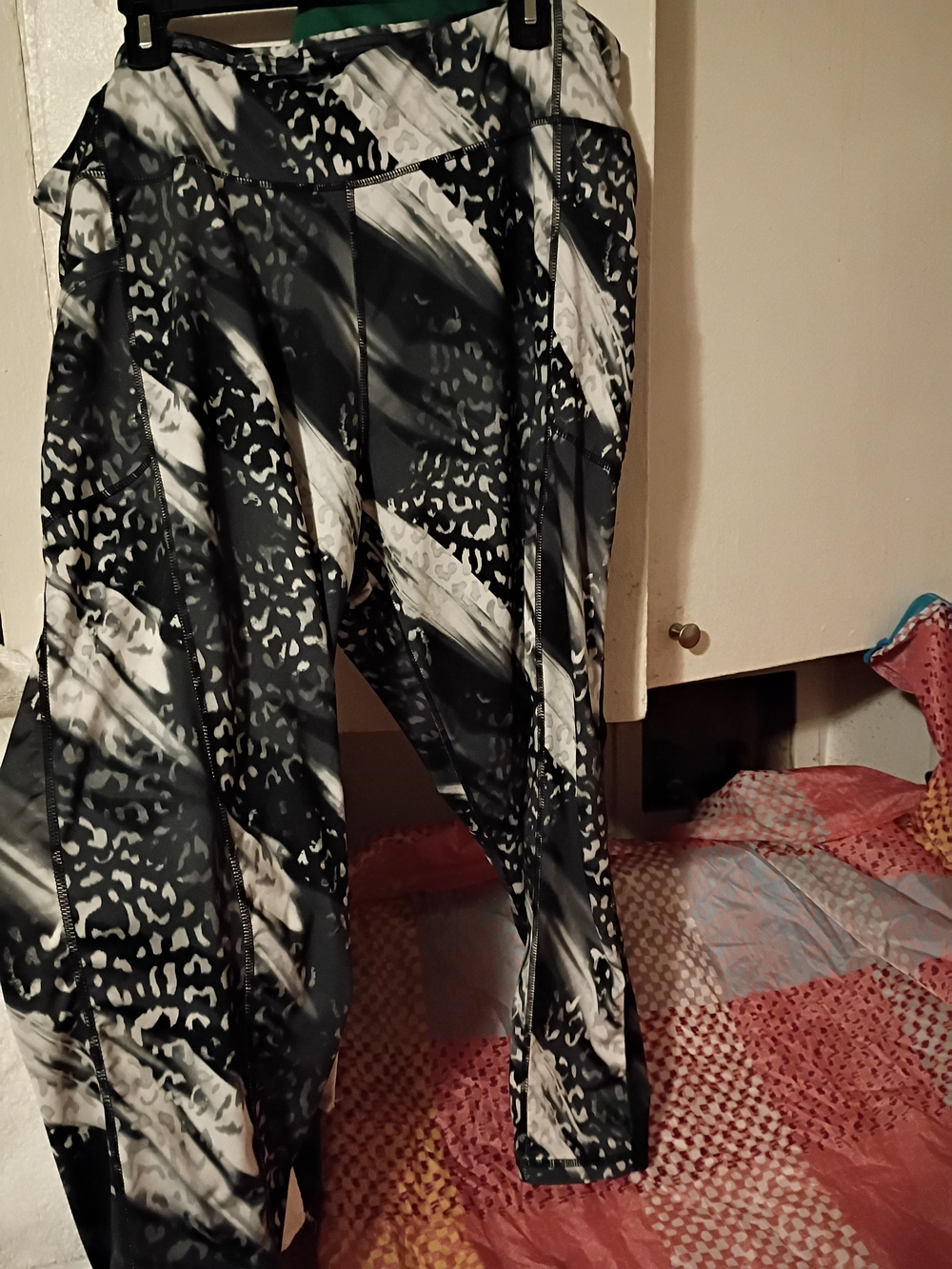Pro Player Black & White Graphic Print Leggings